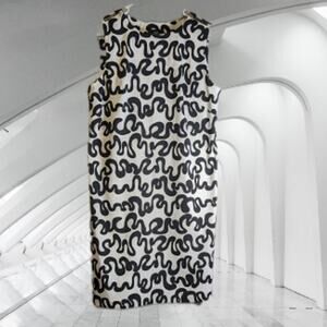 AGB sz 12 black & white, sleeveless, stretch, shift dress. Work, travel, party